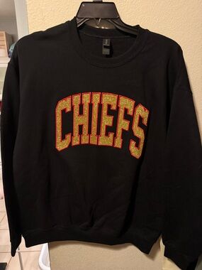Gildan Black Crewneck Sweatshirt with Gold Glitter 'CHIEFS' and Red Trim